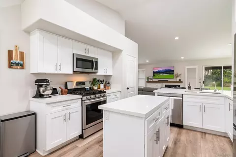 31867 Crecy Dr, Winchester, CA 92596