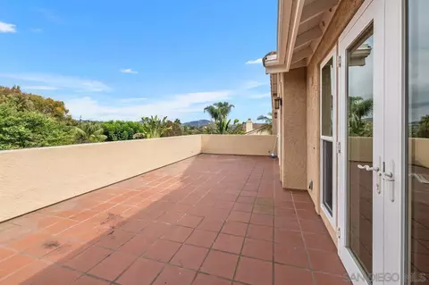 Exterior - 2252 11th St, Encinitas, CA 92024 photo 3 of 11