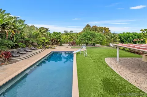 Exterior - 2252 11th St, Encinitas, CA 92024 photo 5 of 11