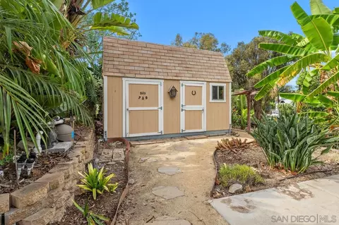Exterior - 2252 11th St, Encinitas, CA 92024 photo 10 of 11