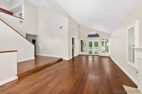 Living - 2252 11th St, Encinitas, CA 92024 photo 2 of 6