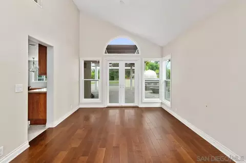 Living - 2252 11th St, Encinitas, CA 92024 photo 3 of 6