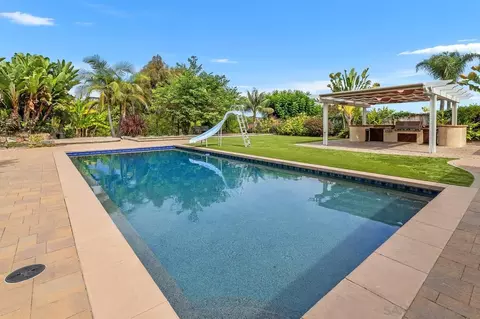 Exterior - 2252 11th St, Encinitas, CA 92024 photo 6 of 11