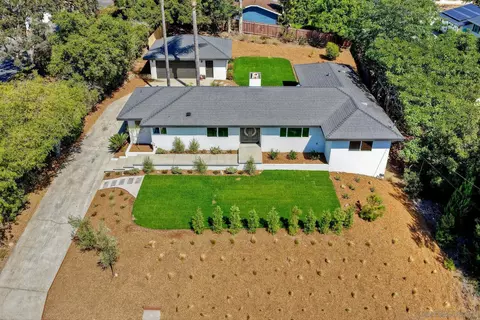 1870 Laurel Rd, Oceanside, CA 92054 photo 2