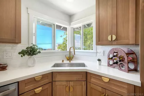 1870 Laurel Rd, Oceanside, CA 92054 photo 11