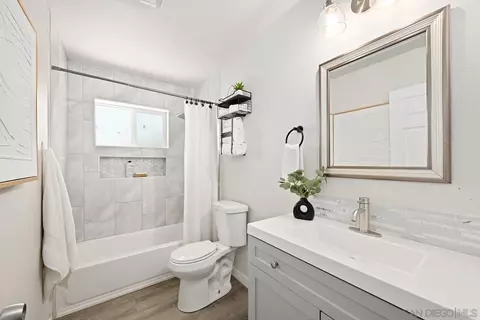 8920 King Michael Ct, Spring Valley, CA 91977 photo 17