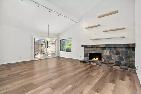 Living - 1608 Caminito Asterisco, La Jolla, CA 92037 photo 4 of 8