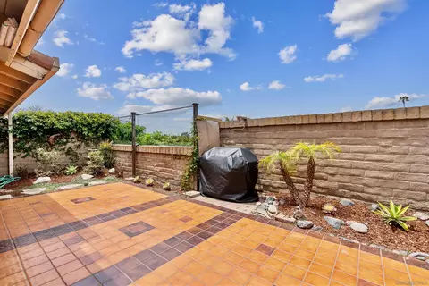 Exterior - 1608 Caminito Asterisco, La Jolla, CA 92037 photo 6 of 7