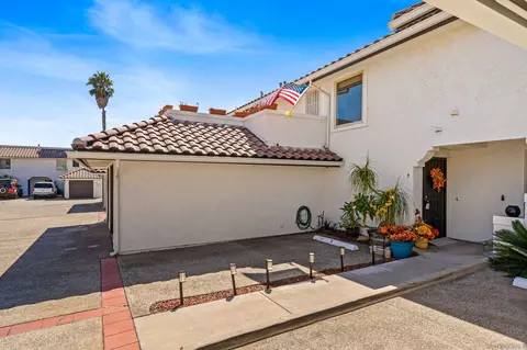 Exterior - 320 Grapevine Rd #9, Vista, CA 92083 photo 5 of 6