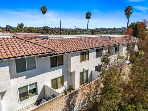 View/Area - 320 Grapevine Rd #9, Vista, CA 92083 photo 5 of 19