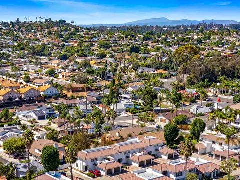 View/Area - 320 Grapevine Rd #9, Vista, CA 92083 photo 10 of 19