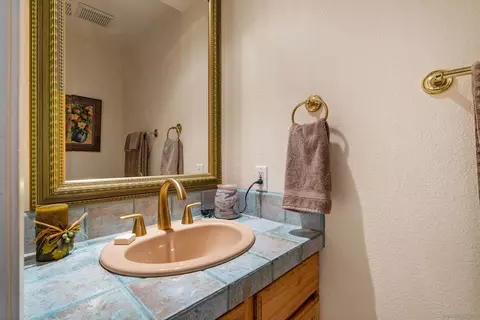 Bath - 320 Grapevine Rd #9, Vista, CA 92083 photo 1 of 3