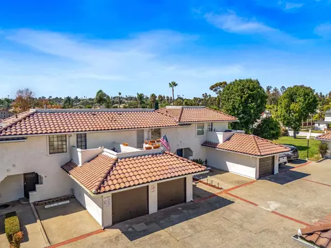 View/Area - 320 Grapevine Rd #9, Vista, CA 92083 photo 2 of 19