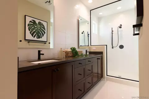 Bath - 1228 Via Candelas, Oceanside, CA 92056 photo 2 of 11