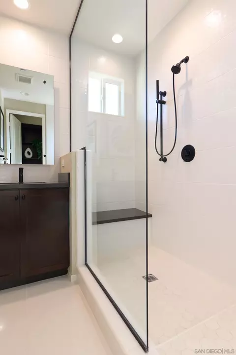 Bath - 1228 Via Candelas, Oceanside, CA 92056 photo 3 of 11