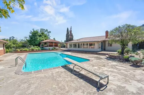 Exterior - 2652-54 Mountain View Dr, Escondido, CA 92027 photo 4 of 8