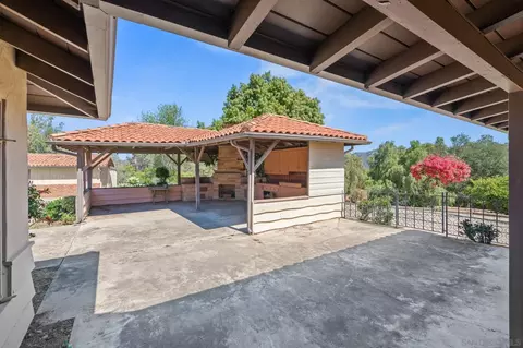 Exterior - 2652-54 Mountain View Dr, Escondido, CA 92027 photo 6 of 8