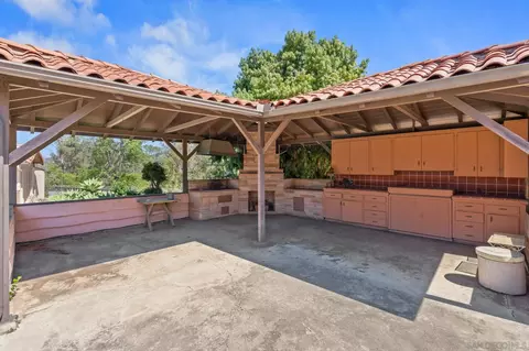 Exterior - 2652-54 Mountain View Dr, Escondido, CA 92027 photo 7 of 8