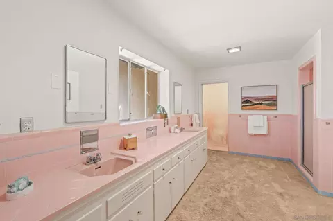 Bath - 2652-54 Mountain View Dr, Escondido, CA 92027 photo 1 of 7
