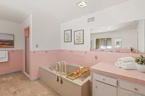 Bath - 2652-54 Mountain View Dr, Escondido, CA 92027 photo 3 of 7