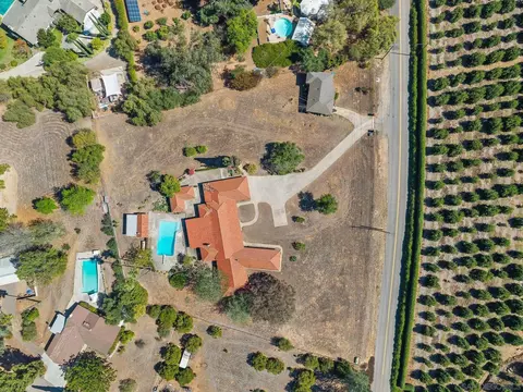 View/Area - 2652-54 Mountain View Dr, Escondido, CA 92027 photo 2 of 5