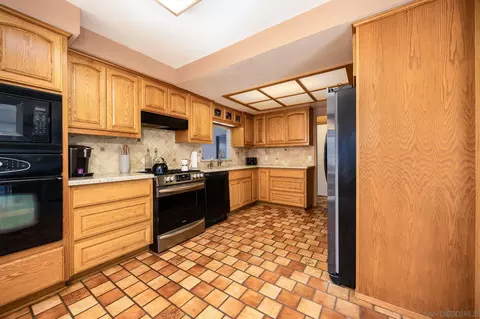 Kitchen - 13049 Chrissy Way, Lakeside, CA 92040 photo 2 of 4