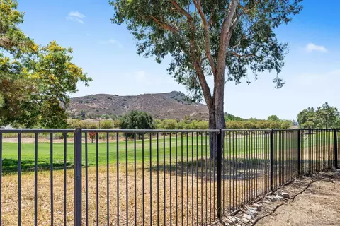 3083 Sprucewood Ln, Escondido, CA 92027 photo 3
