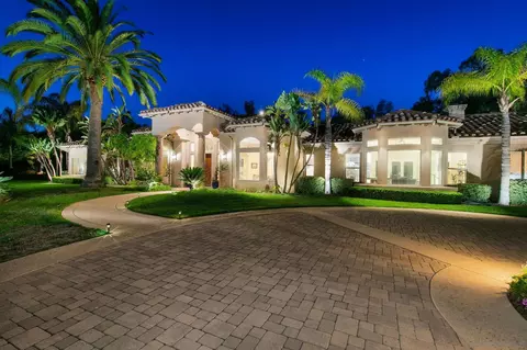 Exterior - 13570 Summit Cir, Poway, CA 92064 photo 2 of 10