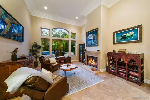 Living - 13570 Summit Cir, Poway, CA 92064 photo 3 of 5