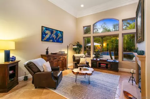 Living - 13570 Summit Cir, Poway, CA 92064 photo 4 of 5