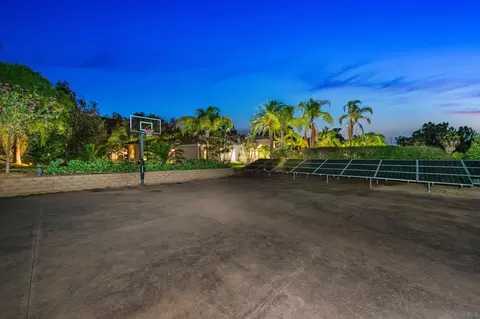 Exterior - 13570 Summit Cir, Poway, CA 92064 photo 8 of 10