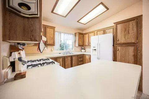 Kitchen - 8545 Mission Gorge Rd #SPC 141, Santee, CA 92071 photo 2 of 3