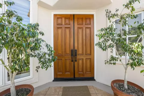 1363 Caminito Batea, La Jolla, CA 92037 photo 4