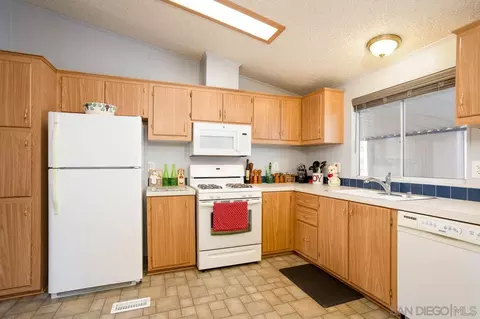 Kitchen - 11851 Riverside Dr #SPC 206, Lakeside, CA 92040 photo 2 of 3