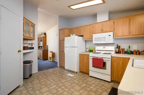 Kitchen - 11851 Riverside Dr #SPC 206, Lakeside, CA 92040 photo 3 of 3