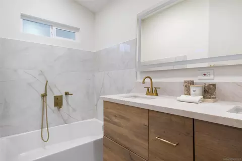 Bath - 4350 Point Reyes Ct, Carlsbad, CA 92010 photo 3 of 6