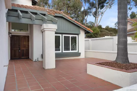 Exterior - 4350 Point Reyes Ct, Carlsbad, CA 92010 photo 5 of 7