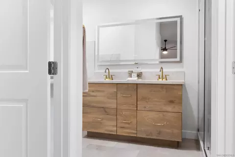 Bath - 4350 Point Reyes Ct, Carlsbad, CA 92010 photo 2 of 6