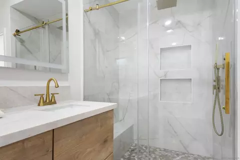 Bath - 4350 Point Reyes Ct, Carlsbad, CA 92010 photo 4 of 6