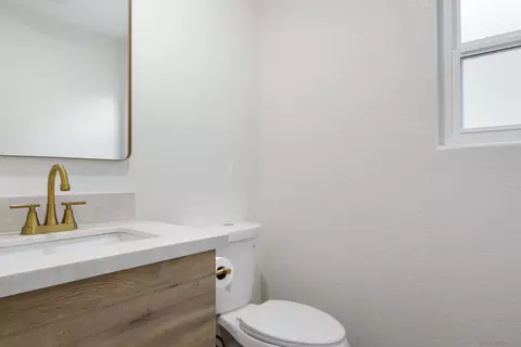Bath - 4350 Point Reyes Ct, Carlsbad, CA 92010 photo 1 of 6