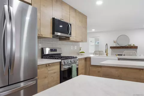 Kitchen - 4350 Point Reyes Ct, Carlsbad, CA 92010 photo 3 of 4