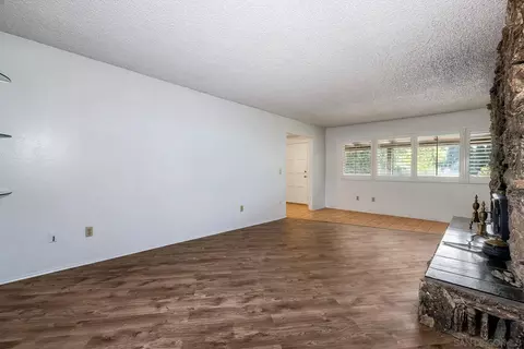 Living - 3910 Prairie Dr, Jamul, CA 91935 photo 3 of 4