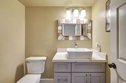 Bath - 13403 Little Dawn Ln, Poway, CA 92064 photo 1 of 4