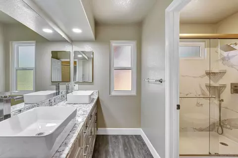 Bath - 13403 Little Dawn Ln, Poway, CA 92064 photo 4 of 4