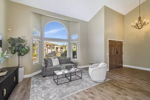 Living - 13403 Little Dawn Ln, Poway, CA 92064 photo 2 of 6
