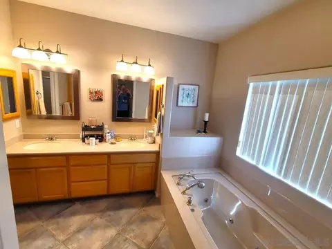 Bath - 16257 Quail Rock Rd, Ramona, CA 92065 photo 1 of 2