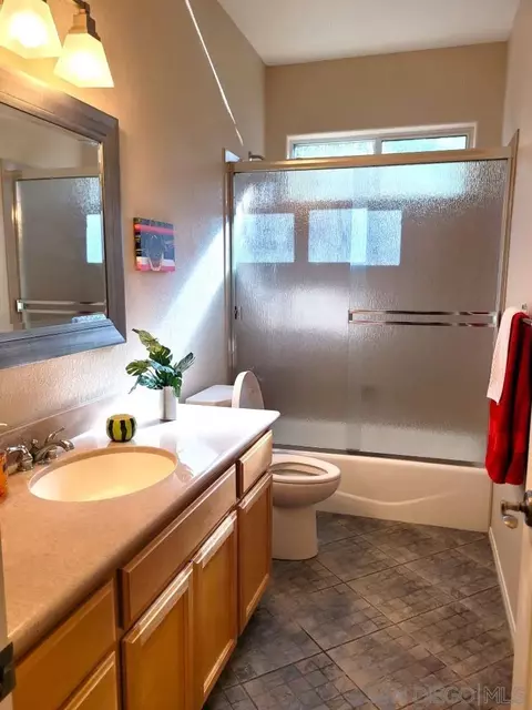 Bath - 16257 Quail Rock Rd, Ramona, CA 92065 photo 2 of 2
