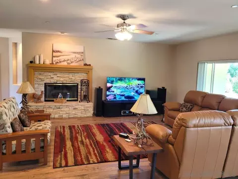 Living - 16257 Quail Rock Rd, Ramona, CA 92065 photo 4 of 7