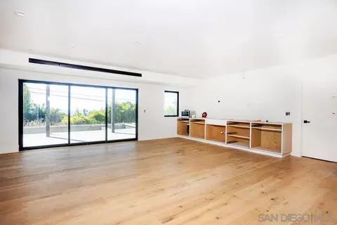 Living - 5762 Bellevue Ave, La Jolla, CA 92037 photo 6 of 7
