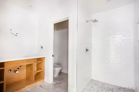 Bath - 5762 Bellevue Ave, La Jolla, CA 92037 photo 5 of 7